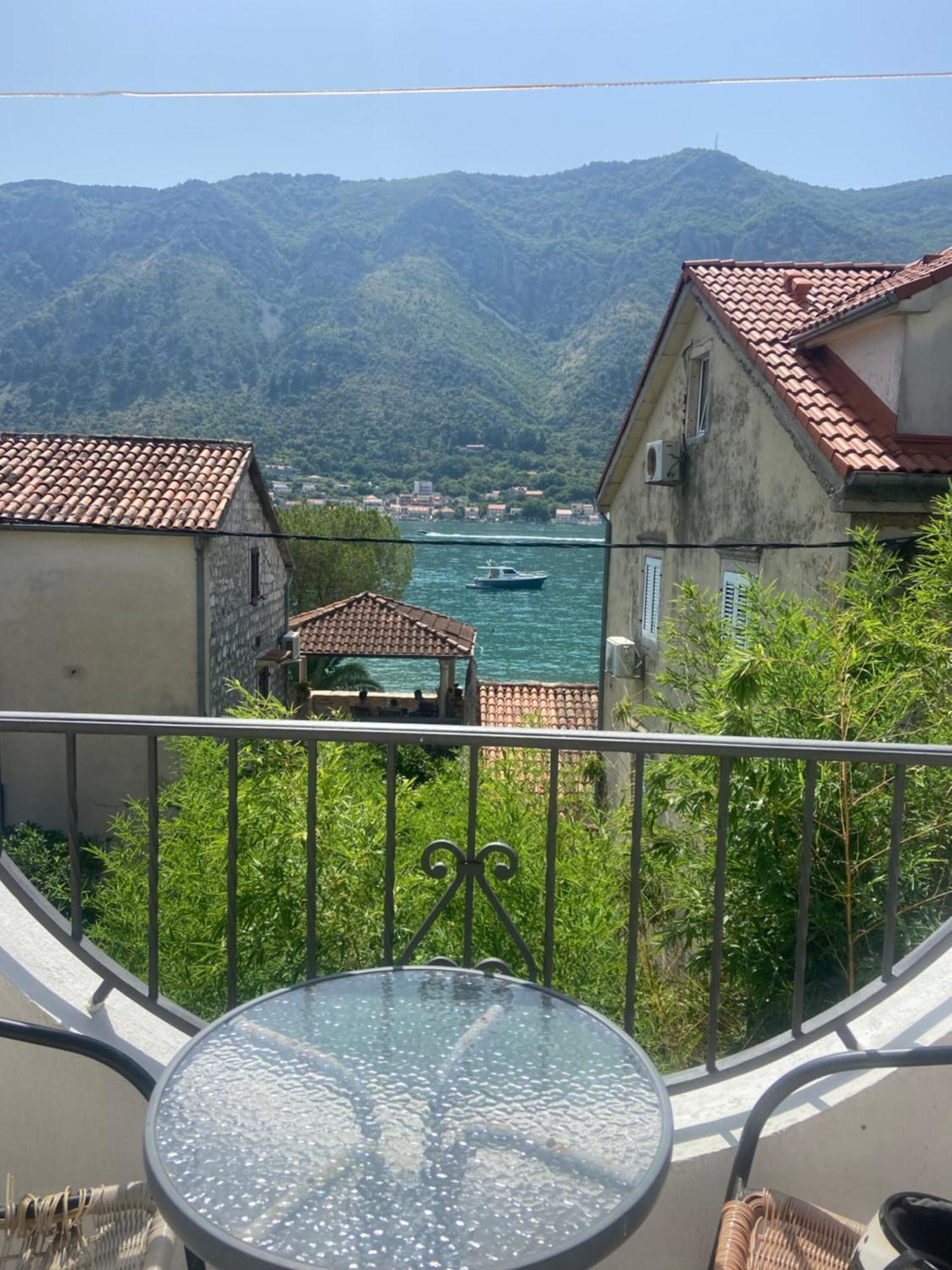 Apartments Ivanisevic Котор Экстерьер фото